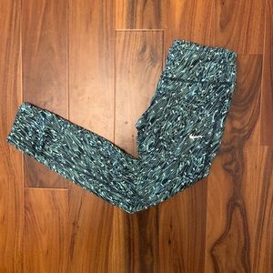 Nike dri-fit joggers size small